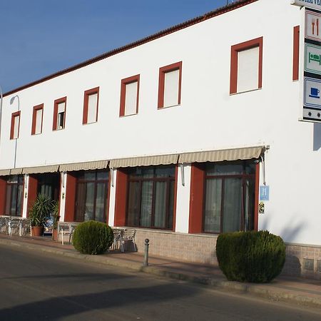 Hostal Velasco Valdelacalzada Exterior foto